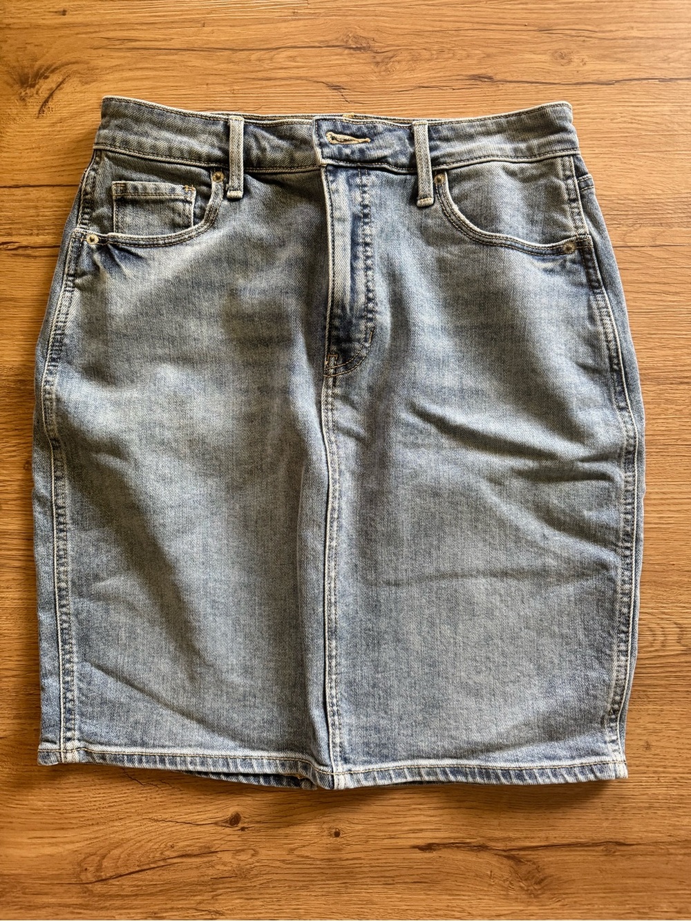 Old Navy Classic Light Wash Denim Skirt